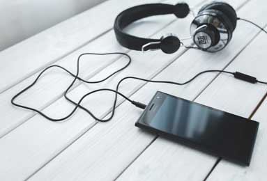 张之臻直落两盘击败琼斯 取得红土赛季开门红