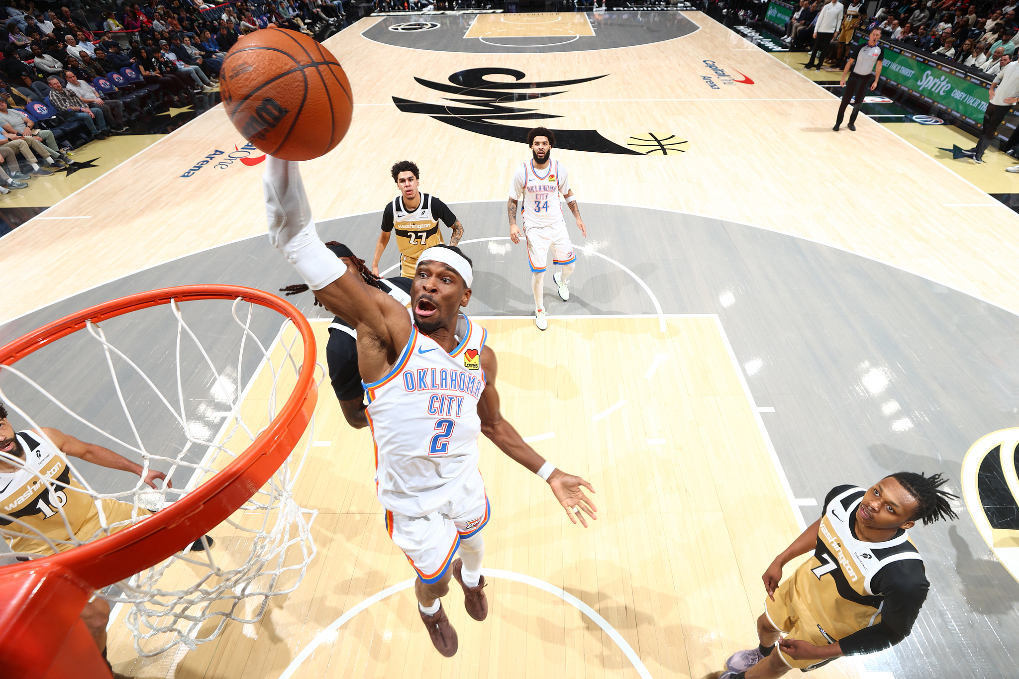 亚历山大40分霍姆格伦18+10 雷霆轻取奇才豪取11连胜